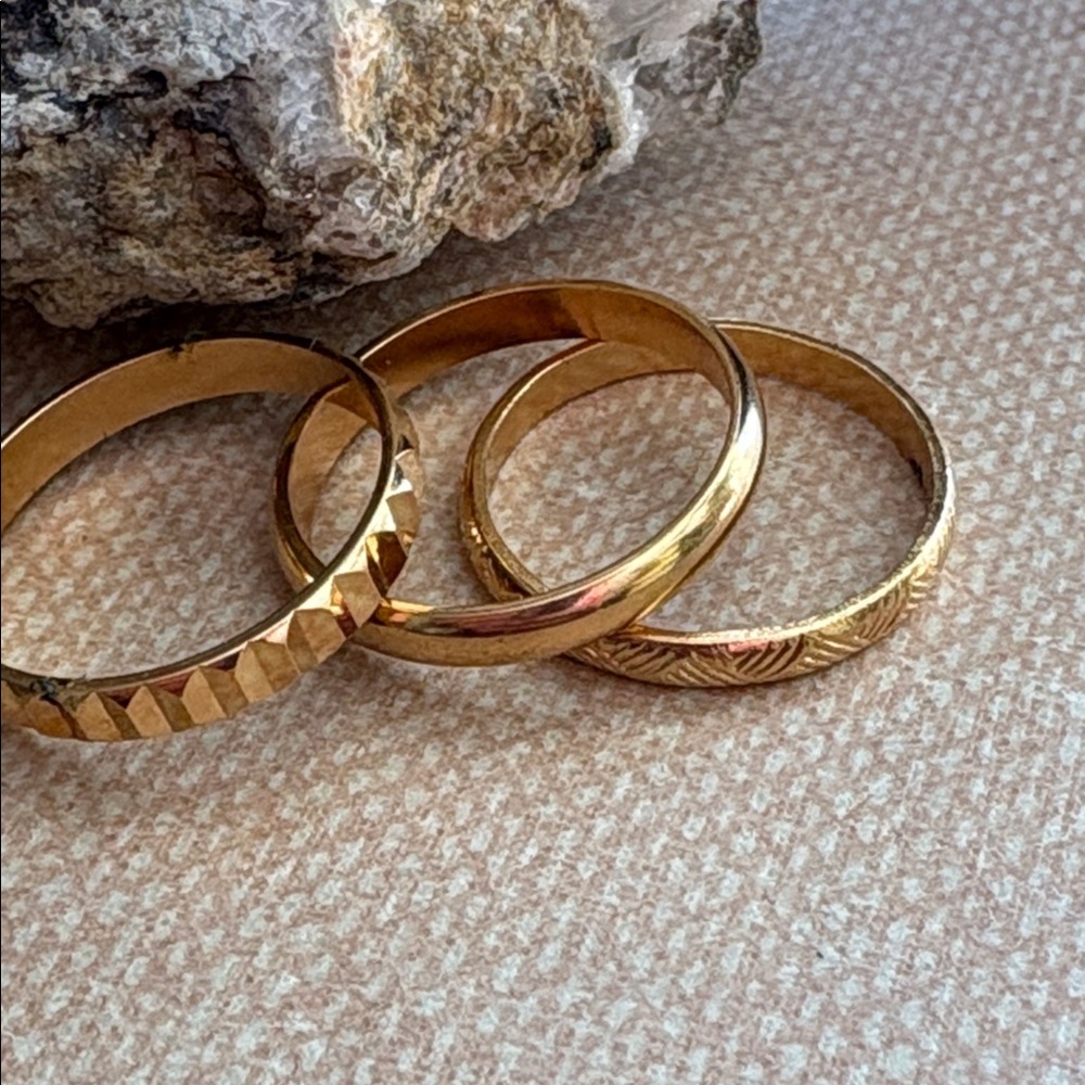 Vintage Avon 90s GoldPlated Ring Trio | Textured & Stackable Size 8 NIB 234 - Picture 7 of 13
